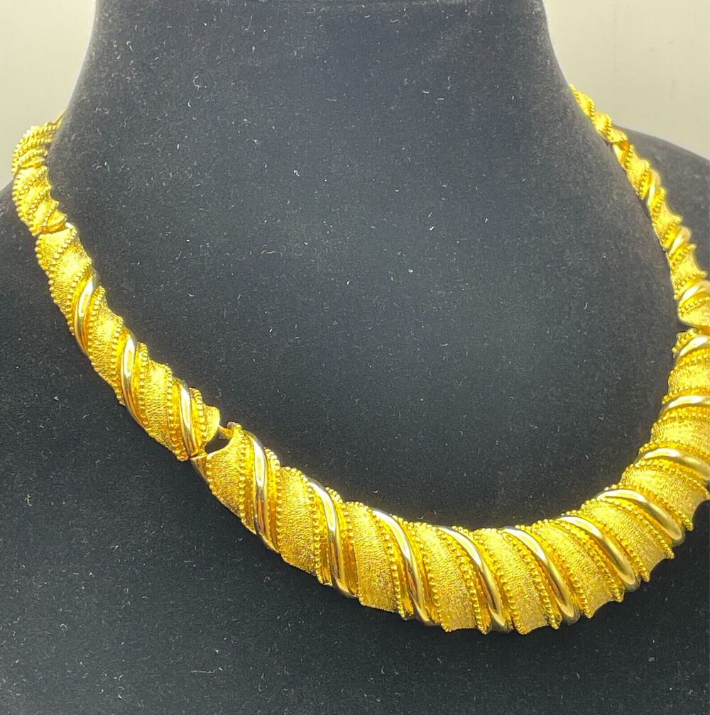 Chunky Hinged Collar 15" Choker Necklace Adjustable Bright Gold Tone 3039 Mark